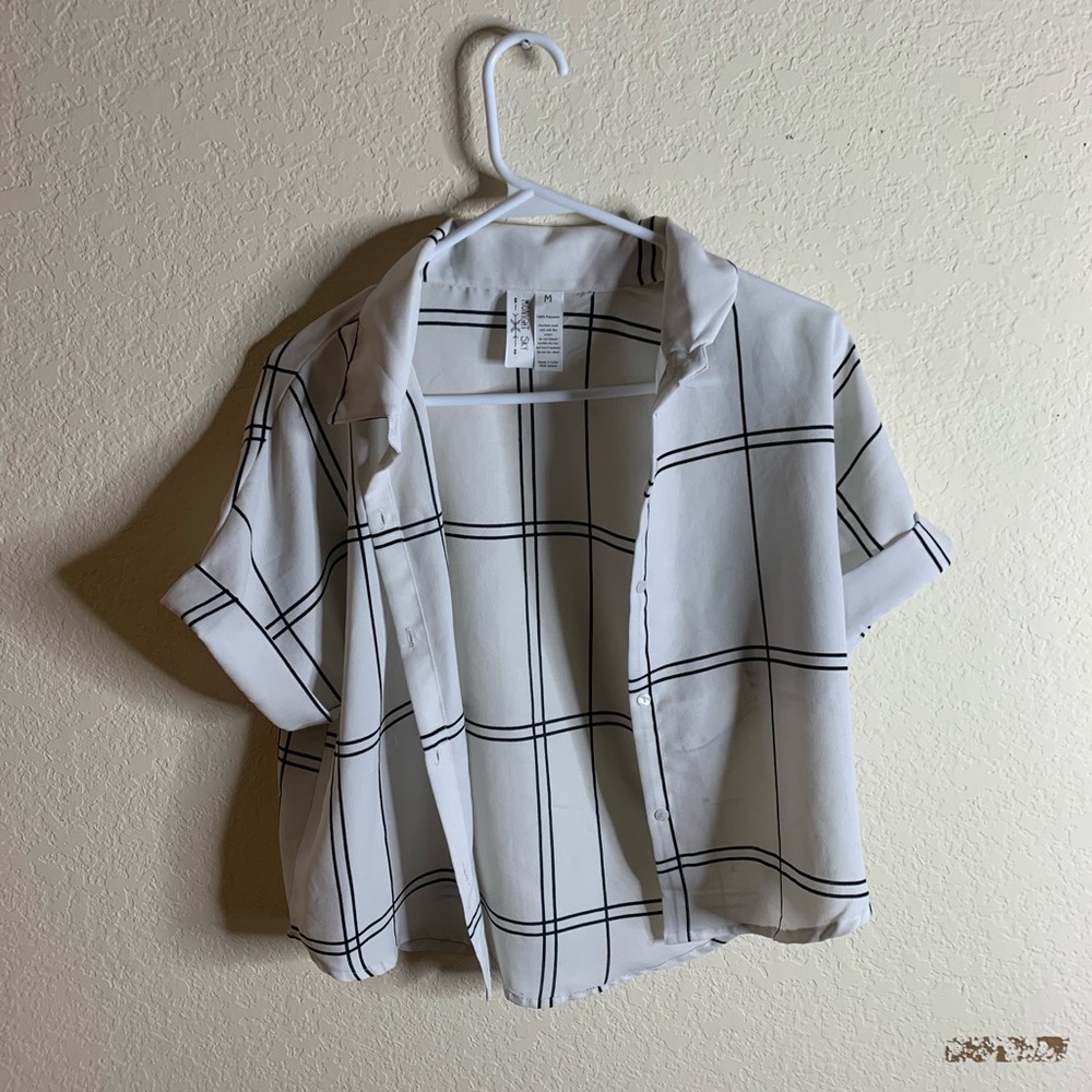 black and white shirt 🖤